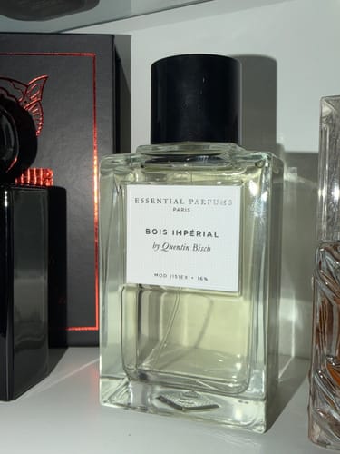 Customer photo review of ESSENTIAL PARFUMS - BOIS IMPERIAL