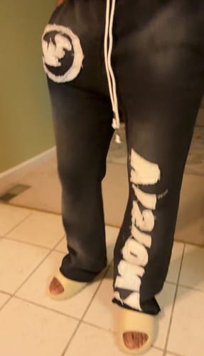 Customer photo review of VISIONZ SWEATS - PRE ORDER