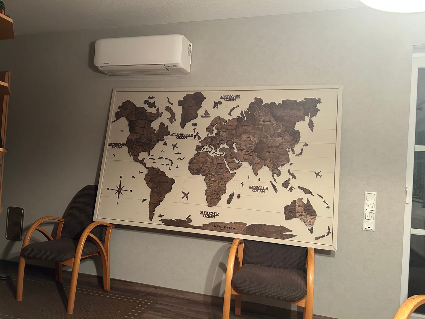 Customer photo review of 3D Holz Weltkarte Dark Walnut