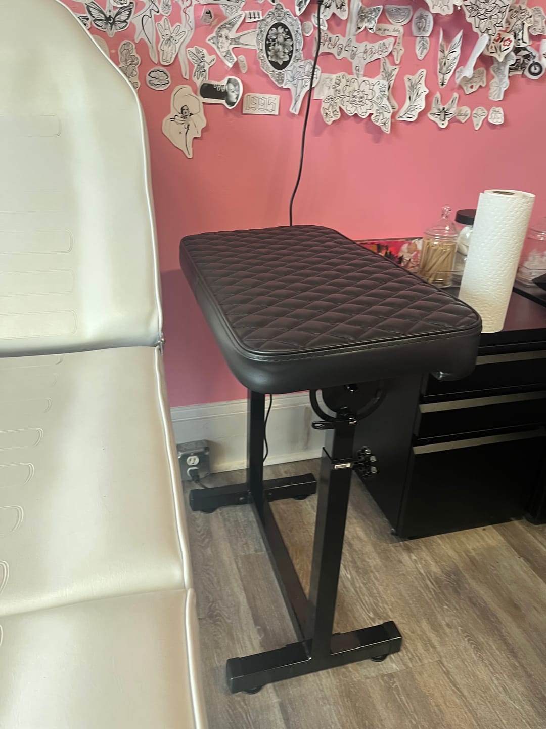 Customer photo review of Original Tattoo Armrest XXL FAT BOY - pillow size 70x37cm