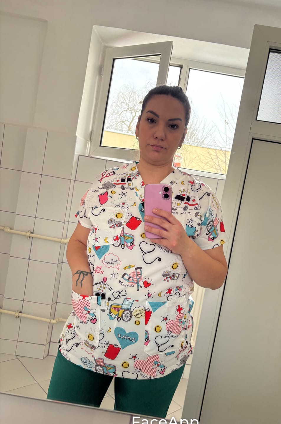 Customer photo review of Bluza Medicala Elastan, Alba cu Imprimeu, Femei - Model Uniforma Medicala Ambulanta