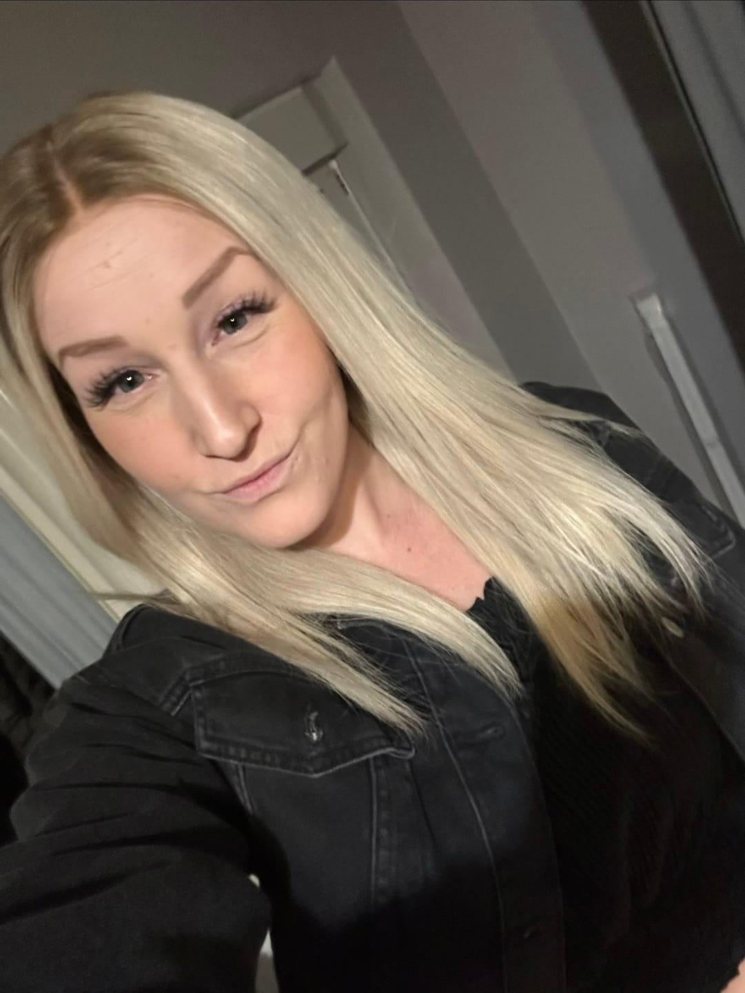 Customer photo review of Bob Kissme Hellblond