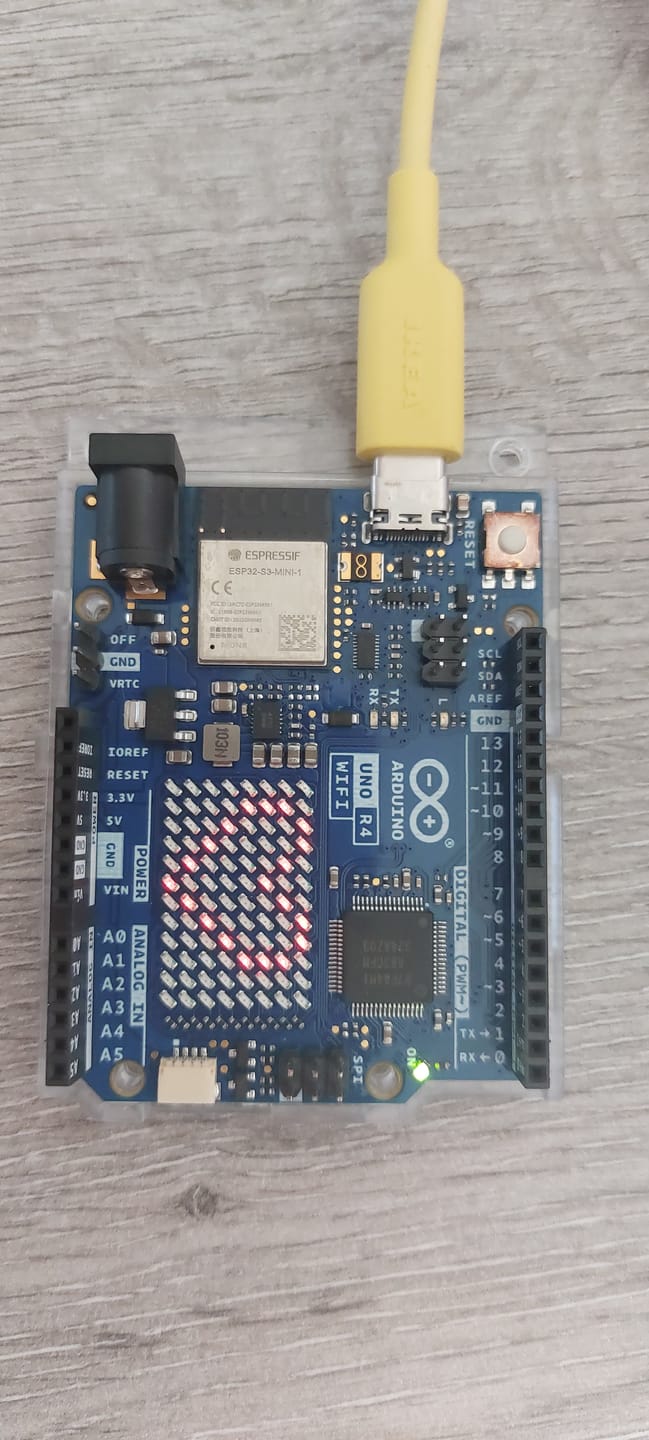 Customer photo review of Arduino® UNO R4 WiFi