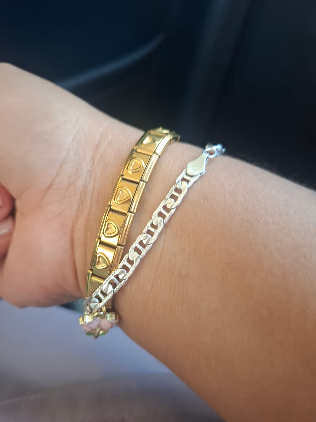 Customer photo review of Charm Moño