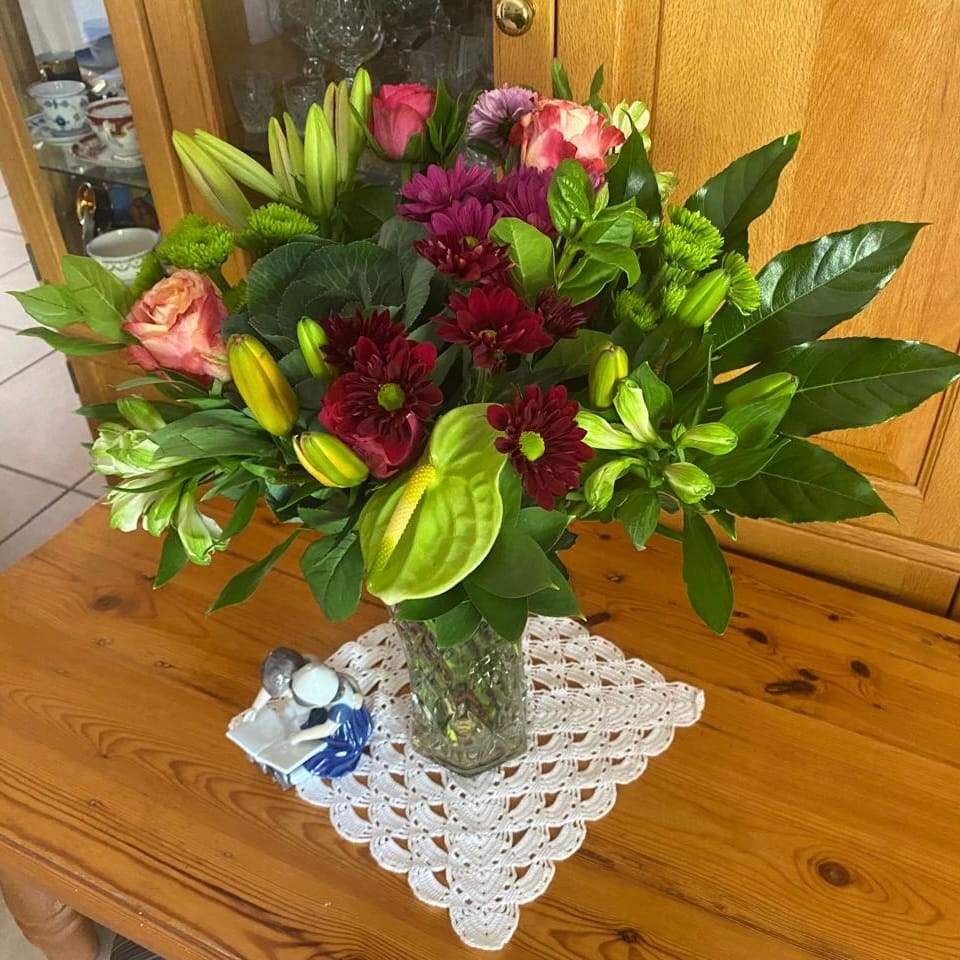Customer photo review of Florist Surprise Bunch - Fresh Flower Bunch Made From Beautiful, Fresh And Seasonal Flowers.