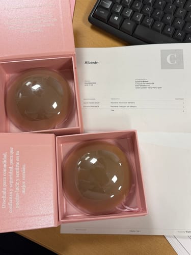 Reseña con foto de un cliente sobre Pezoneras Círculos sin Adhesivo