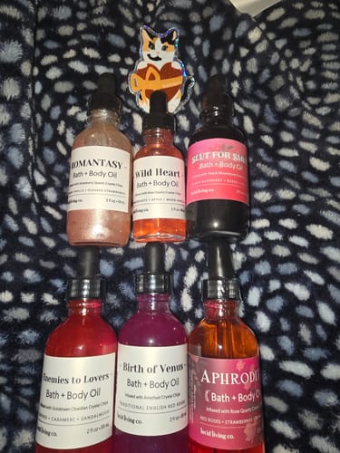 Customer photo review of Birth of Venus Bath & Body Oil