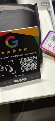 Customer photo review of Expositor Reseñas Google NFC y QR