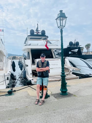 Customer photo review of Pair of Knee Compression Support Sleeves For Arthritic Pain Relief & Recovery