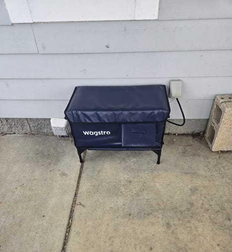 Customer photo review of ArcticGuard Outdoor Heated Cat House – Final Sale