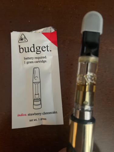 Customer photo review of 1 Gram Delta-8 THC Vape Cartridge | Strawberry Cheesecake - Indica