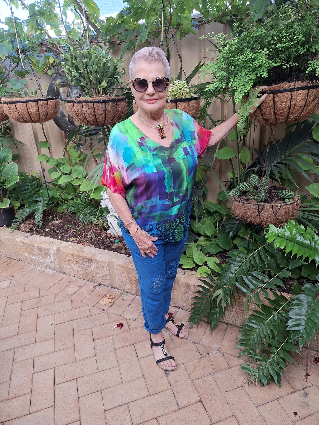 Customer photo review of V-Neck T-Shirt (Dynamic)
