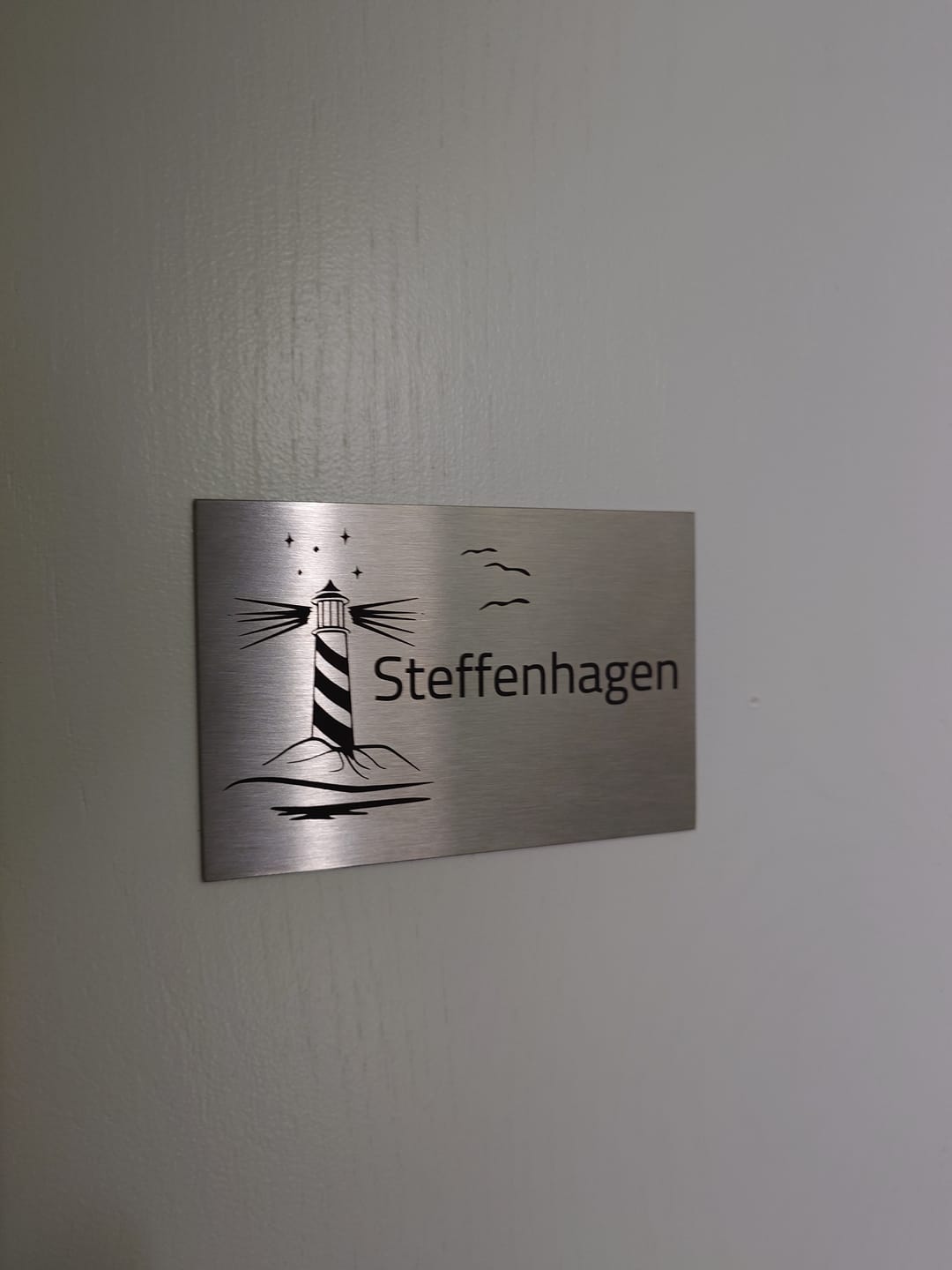 Customer photo review of V2A Edelstahlschild in verschiedenen Größen, individuell personalisierbar.