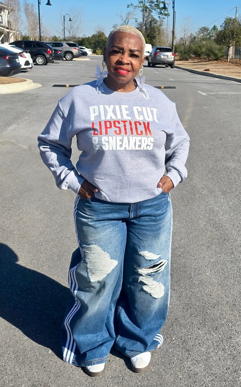 Customer photo review of Pixie Cut, Lipsitck, & Sneakers (gray)
