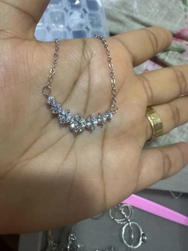 Customer photo review of Moissanite Necklace for Woman Wedding Fine Jewely with Certificates 925 Sterling Sliver Plated 18k White Gold Necklace