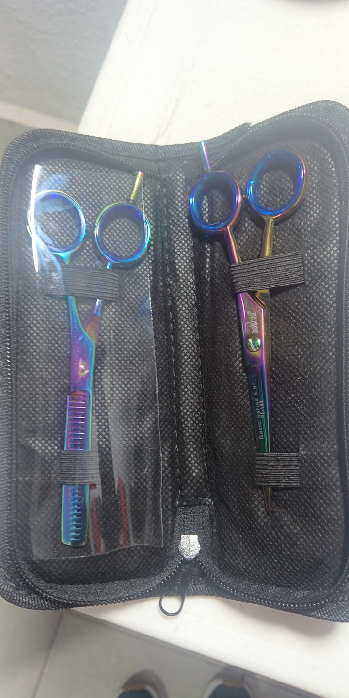 Customer photo review of Aashta - Tijeras Profesionales acero inoxidable 5´5 pulgadas