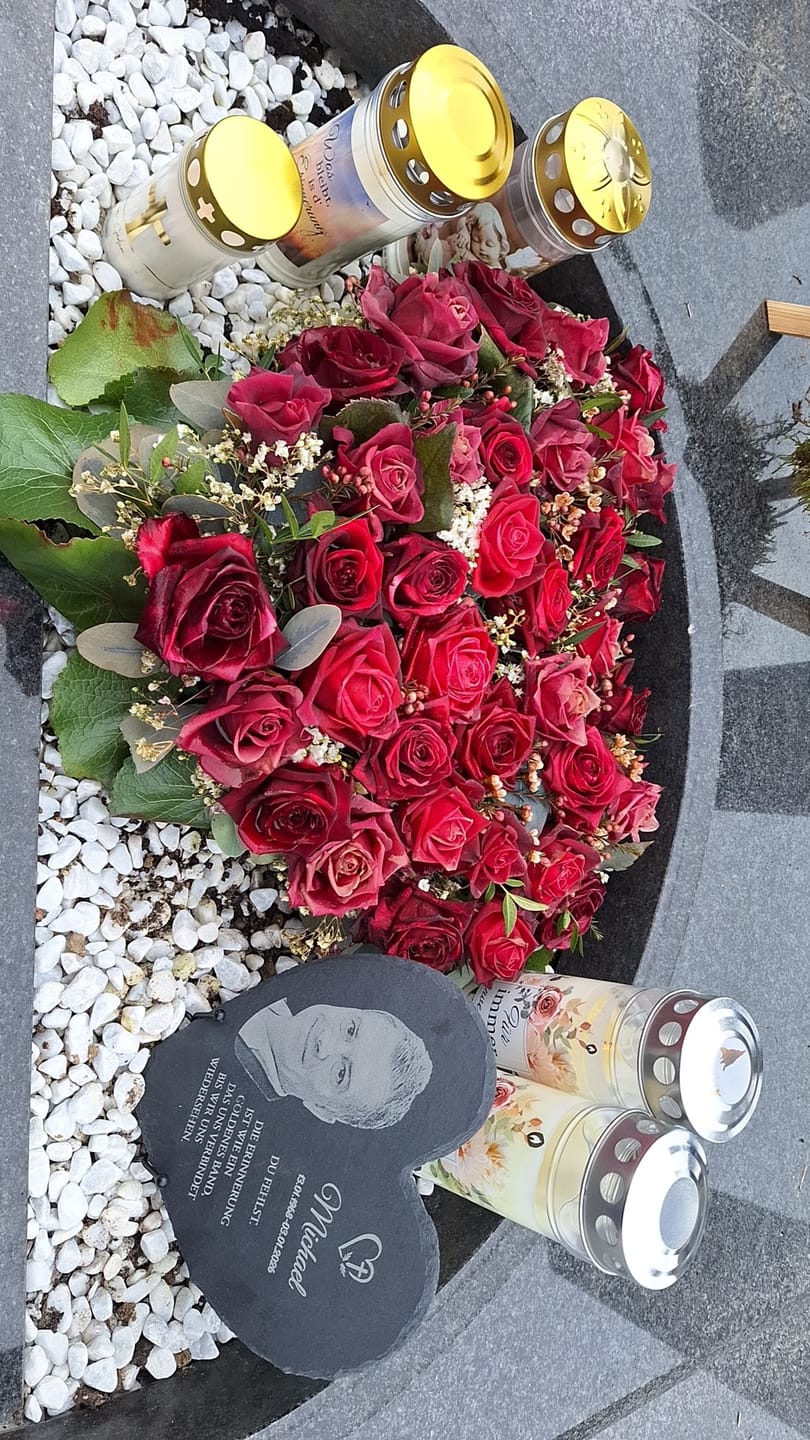 Customer photo review of Liebe hört nicht auf - Personalisiertes Schieferherz als Andenken an geliebte Verstorbene