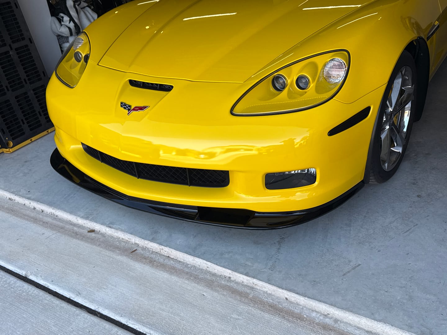 Customer photo review of Corvette C6 Grand Sport / Z06 Front Splitter Lip | ZR1 Conversion Package