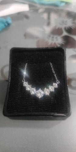 Customer photo review of Moissanite Necklace for Woman Wedding Fine Jewely with Certificates 925 Sterling Sliver Plated 18k White Gold Necklace