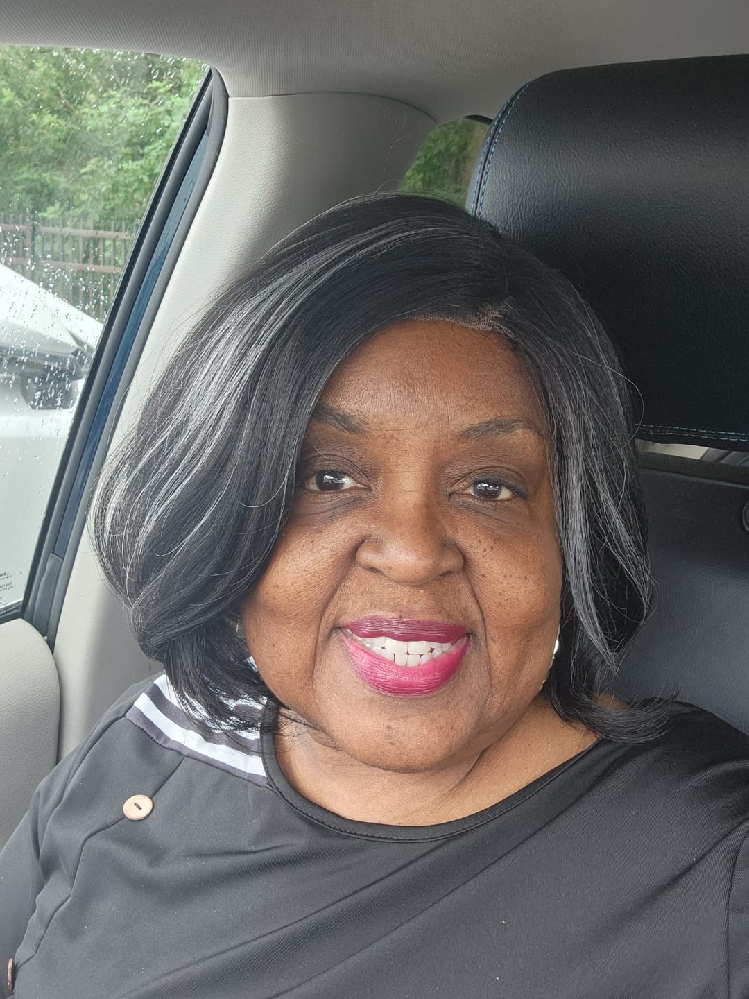 Customer photo review of Sensationnel Chic Bob Glueless 5" Deep Part HD Lace Wig - BOB UNIT 8