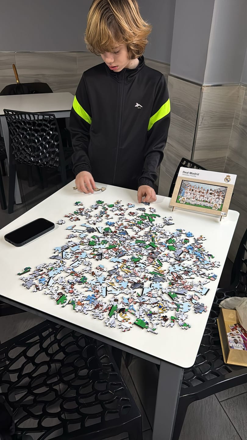 Customer photo review of Real Madrid CF® Equipo 25/26 - Puzzle de Madera