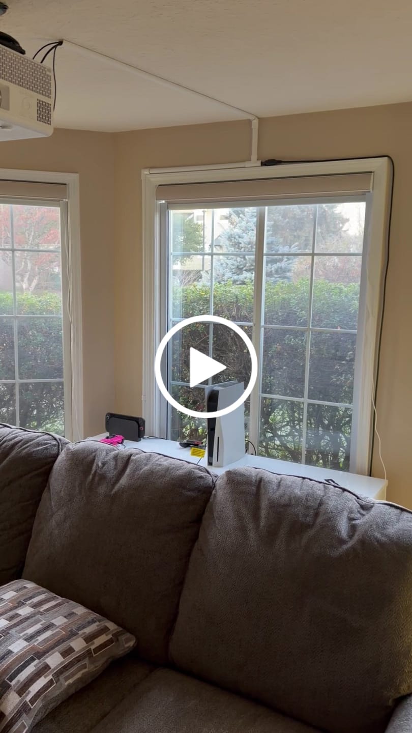 Customer video review of SmartWings Motorized Roller Shades 100% Blackout Linen
