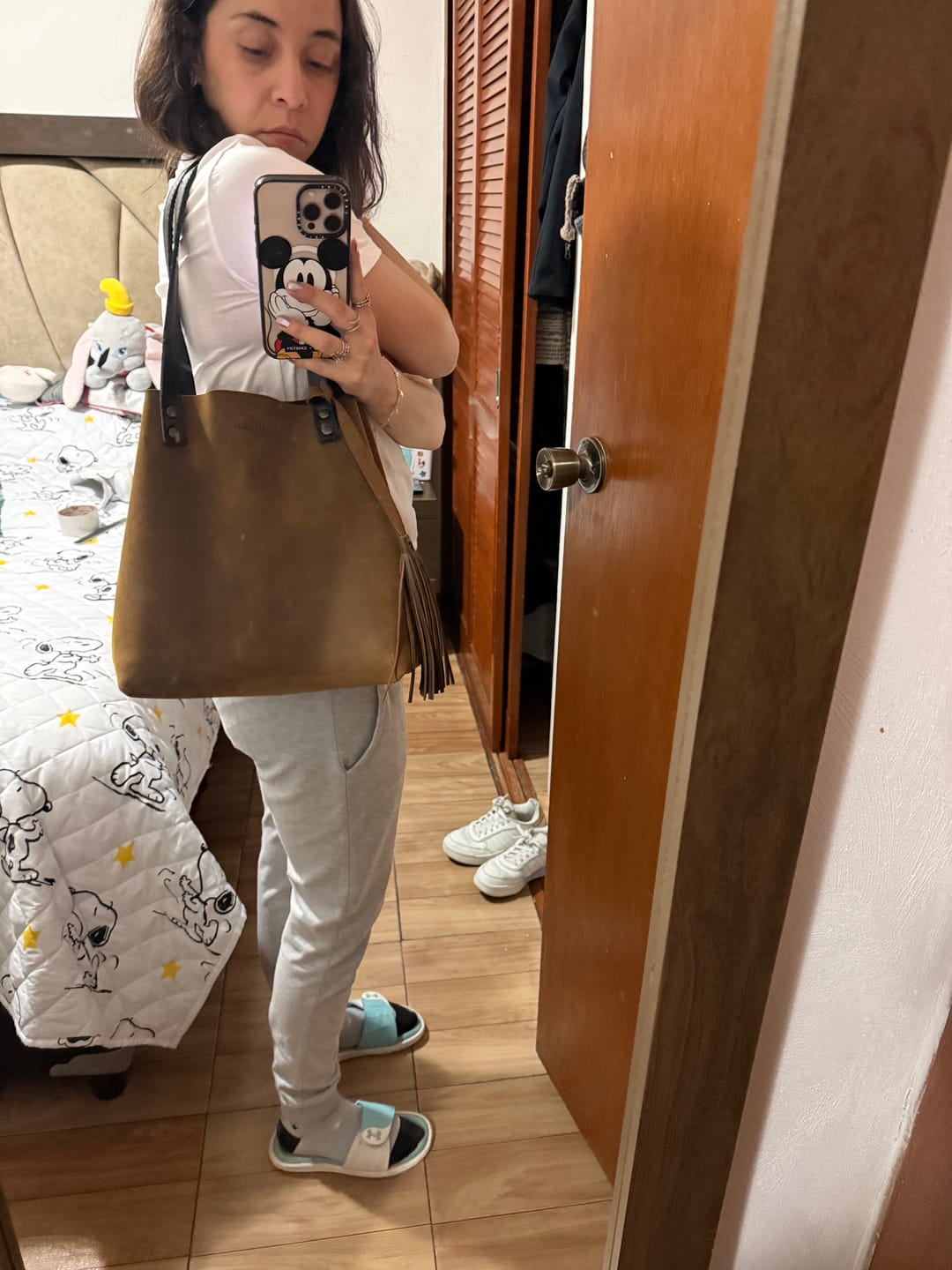 Customer photo review of Tote Cuero Praga Plus+ Crazy Café Doble Vista + 💄Cosmetiquera 👝 Gratis!!