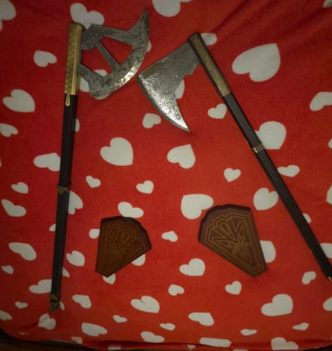 Customer photo review of Bearded Axe of Gimli Lord of the Rings Sword Axe