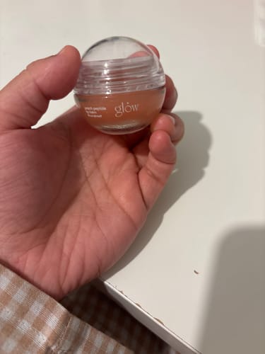Customer photo review of peach peptide repair lip balm