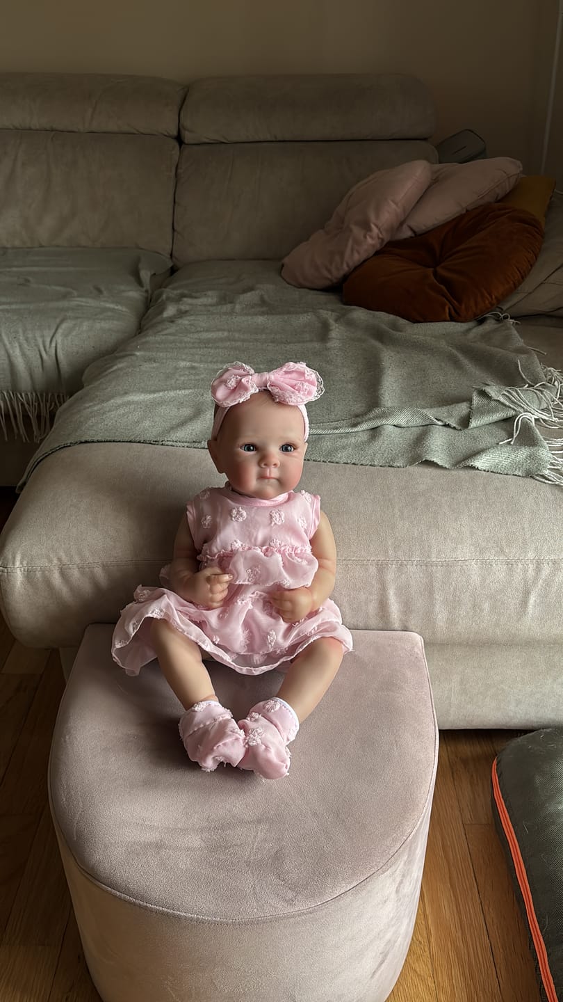 Customer photo review of Bambola reborn full silicone vinile altamente realistica - BETTIE