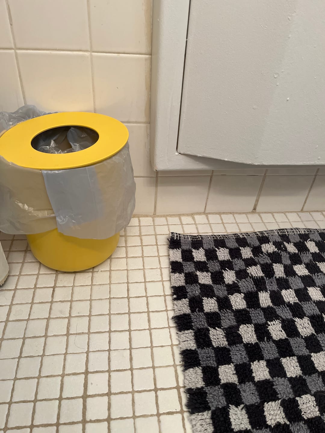 Customer photo review of Bathroom Bin 4.5 L - Lemon