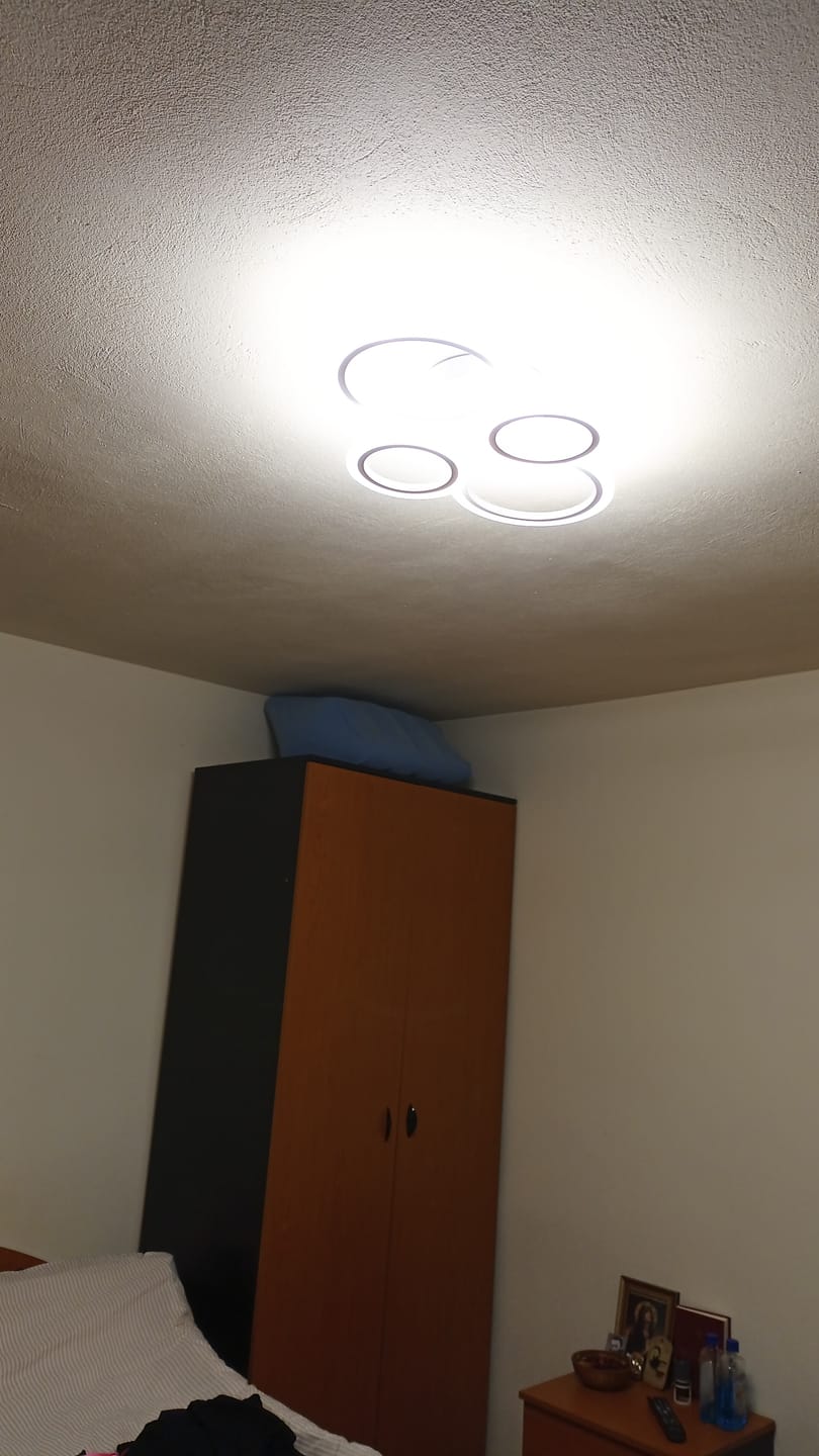 Customer photo review of Lustra LED 2+2 CIRCLE Design Alb Echivalent 400W Telecomanda