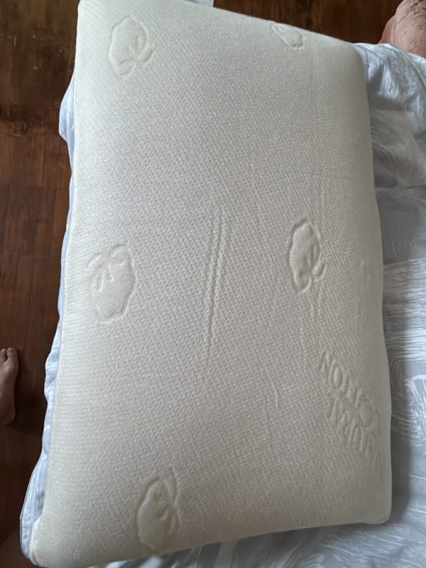 Customer photo review of Getha Contour Latex Pillow (Cotton Fabric / Tencel Fabric)