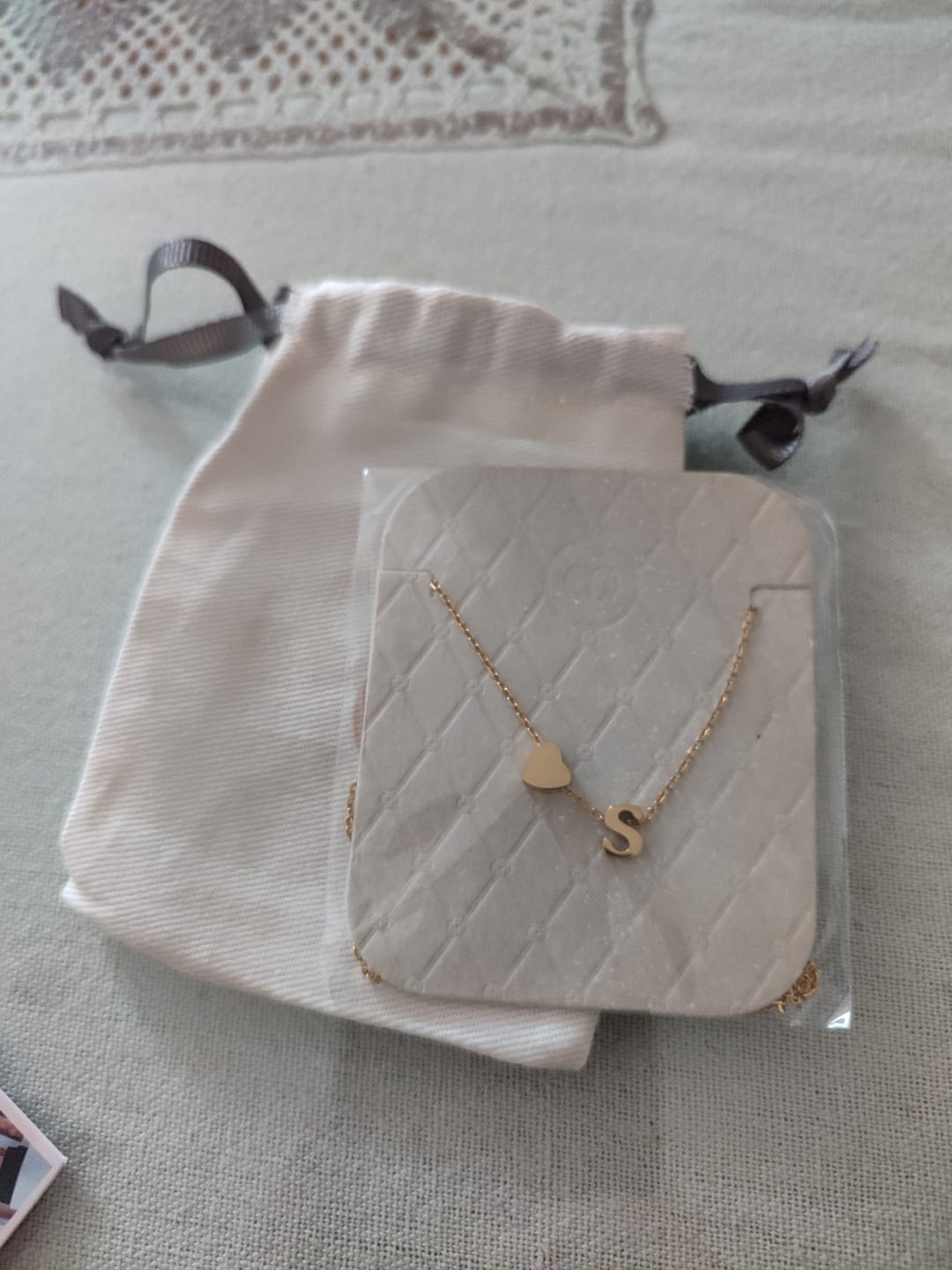 Customer photo review of Collar Letra Amor