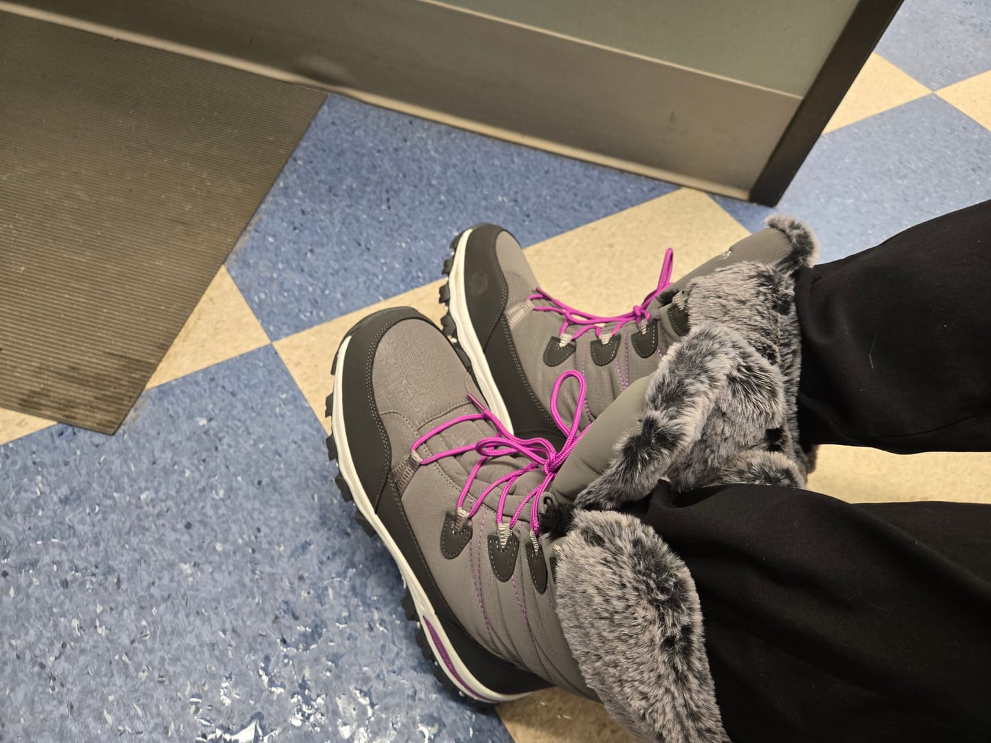 Customer photo review of Pioneer Trail - Snow Boots