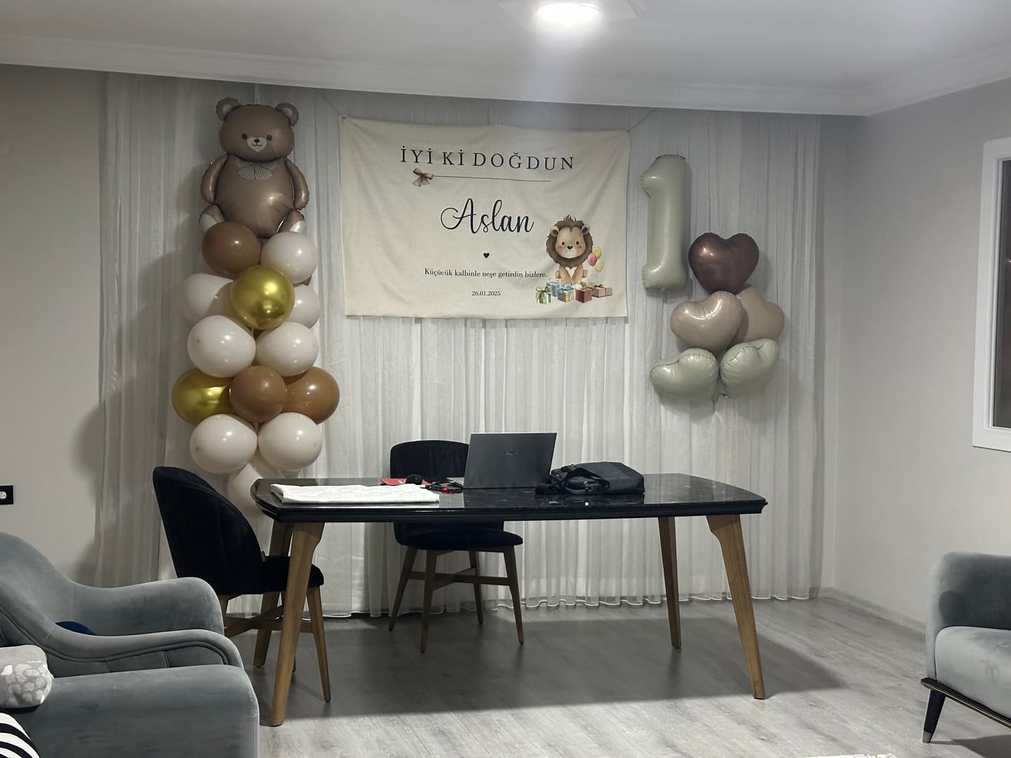 Customer photo review of Kişiselleştirilebilir Aslan Figürlü Doğum Günü Örtüsü (#108)
