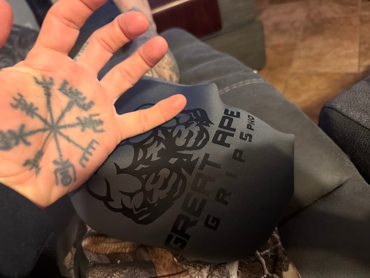 Customer photo review of GREAT APE GRIPS PRO