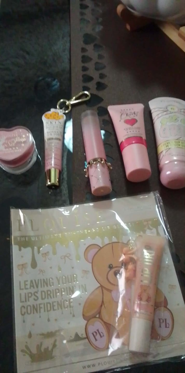 Customer photo review of P.Louise Mystery Bundle