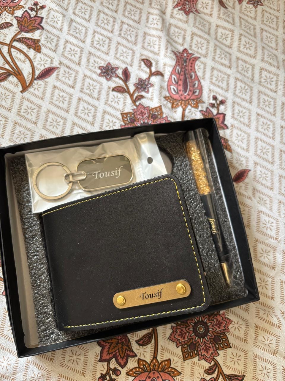 Customer photo review of Wallet Combo With Pen