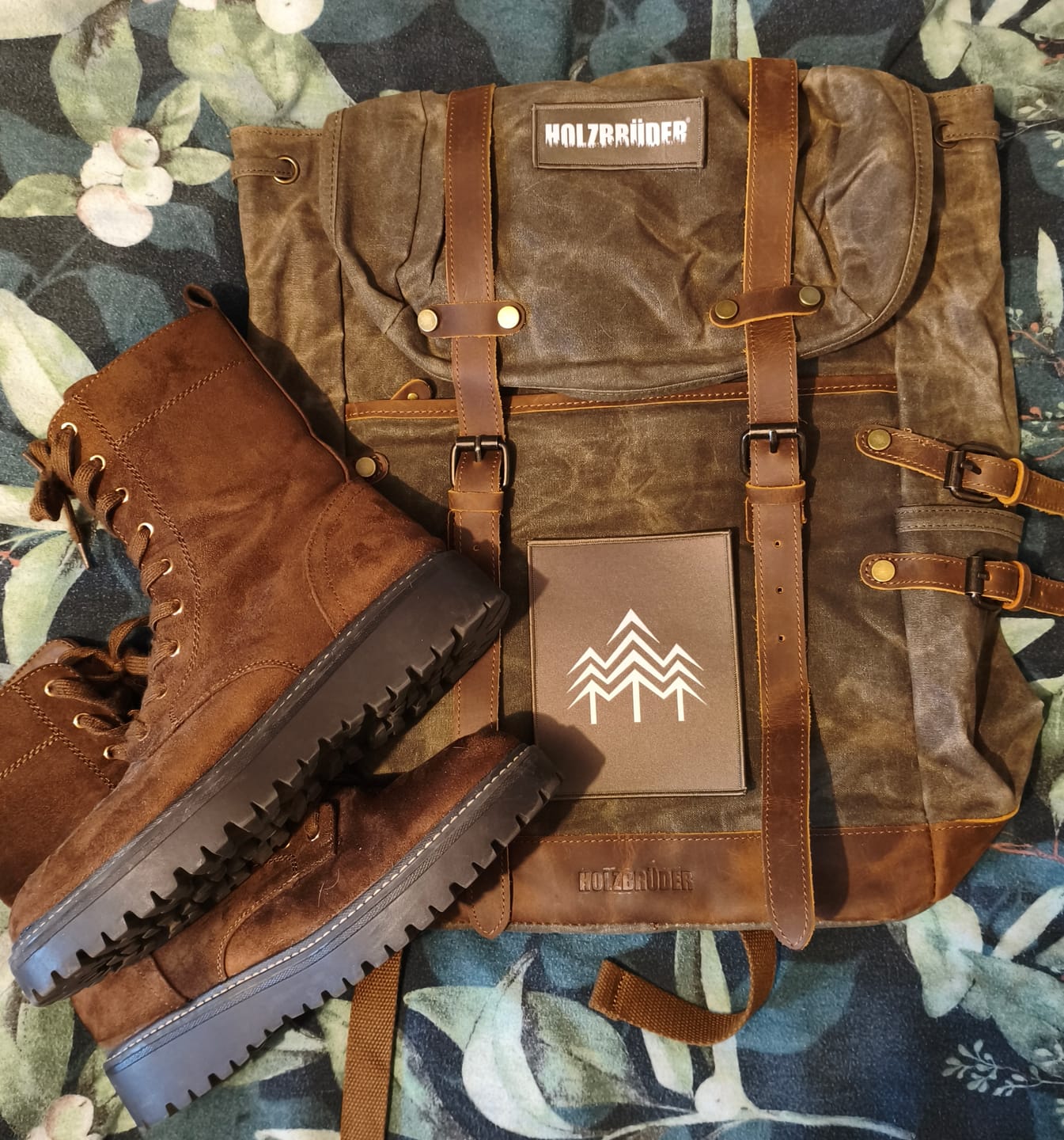 Customer photo review of Rucksack mit Patch (🌲)