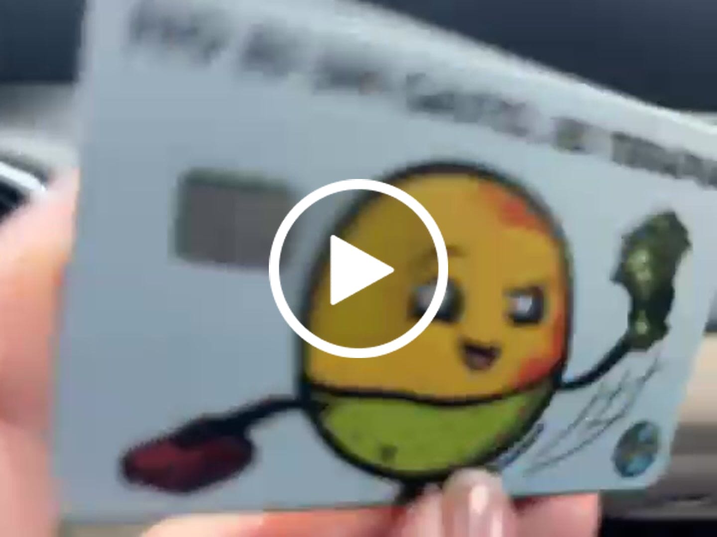 Customer video review of No es un Gasto, es Terapia - Sticker para Tarjeta de Crédito