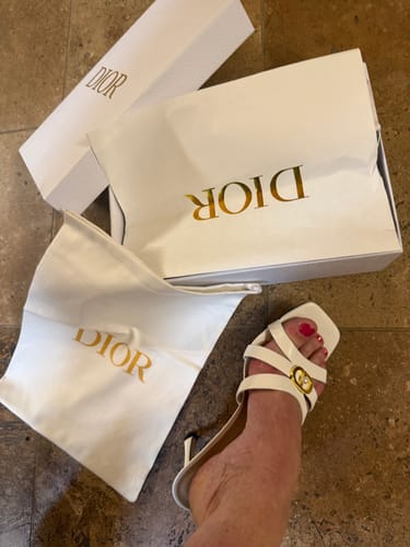 Customer photo review of CD 26 High-Heeled Sandals 75mm White Beige Leather 592256