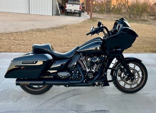 Customer photo review of HR3 Vivid Black Spoiler Kit For Harley 2017-Later FLTRX, FLTRXS, FLTRXST models