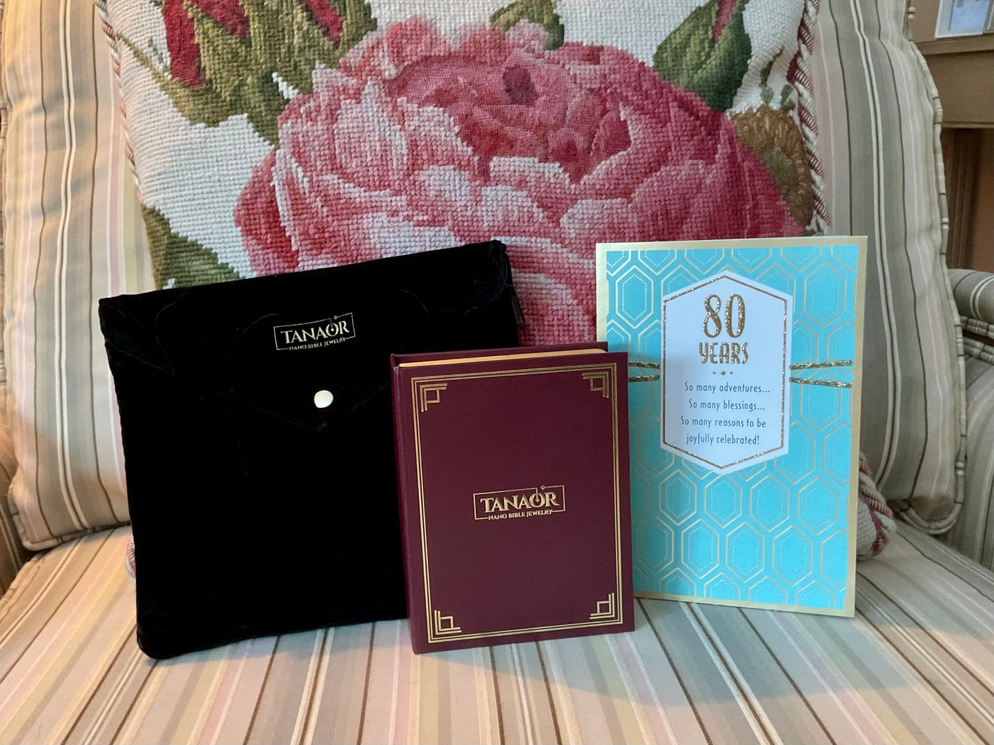 Customer photo review of Gift Box