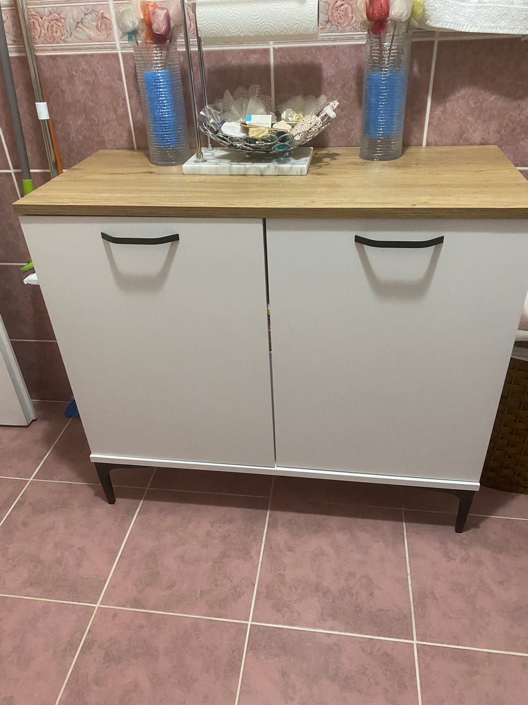 Customer photo review of Rani JE190 Kahve Köşesi Çok Amaçlı Dolap 2 Kapaklı Kiler Mutfak Dolabı Beyaz - Sepet Ceviz