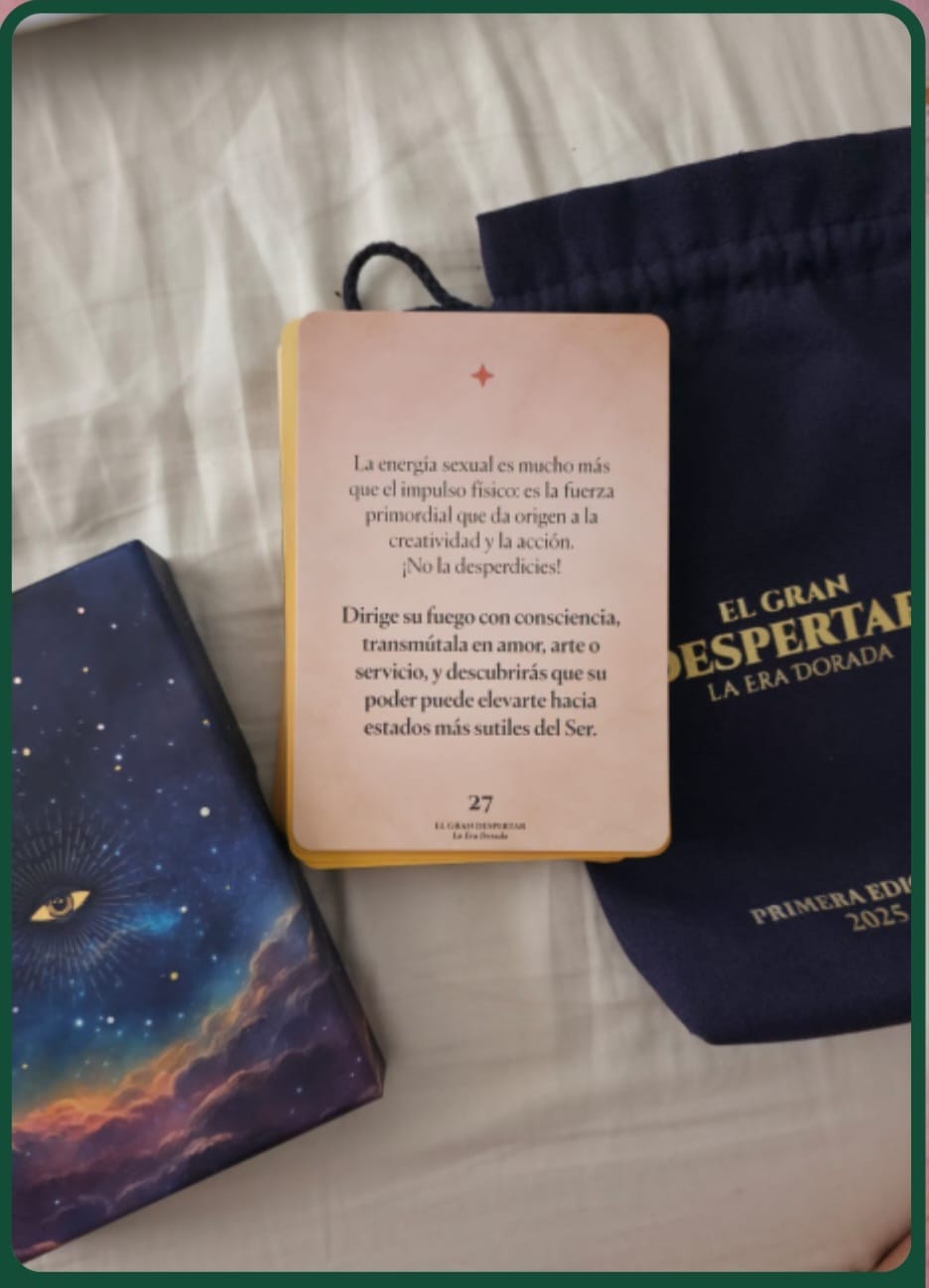 Customer photo review of El Gran Despertar: La Era Dorada ✨🌌💛 - Mazo Guía de 47 cartas