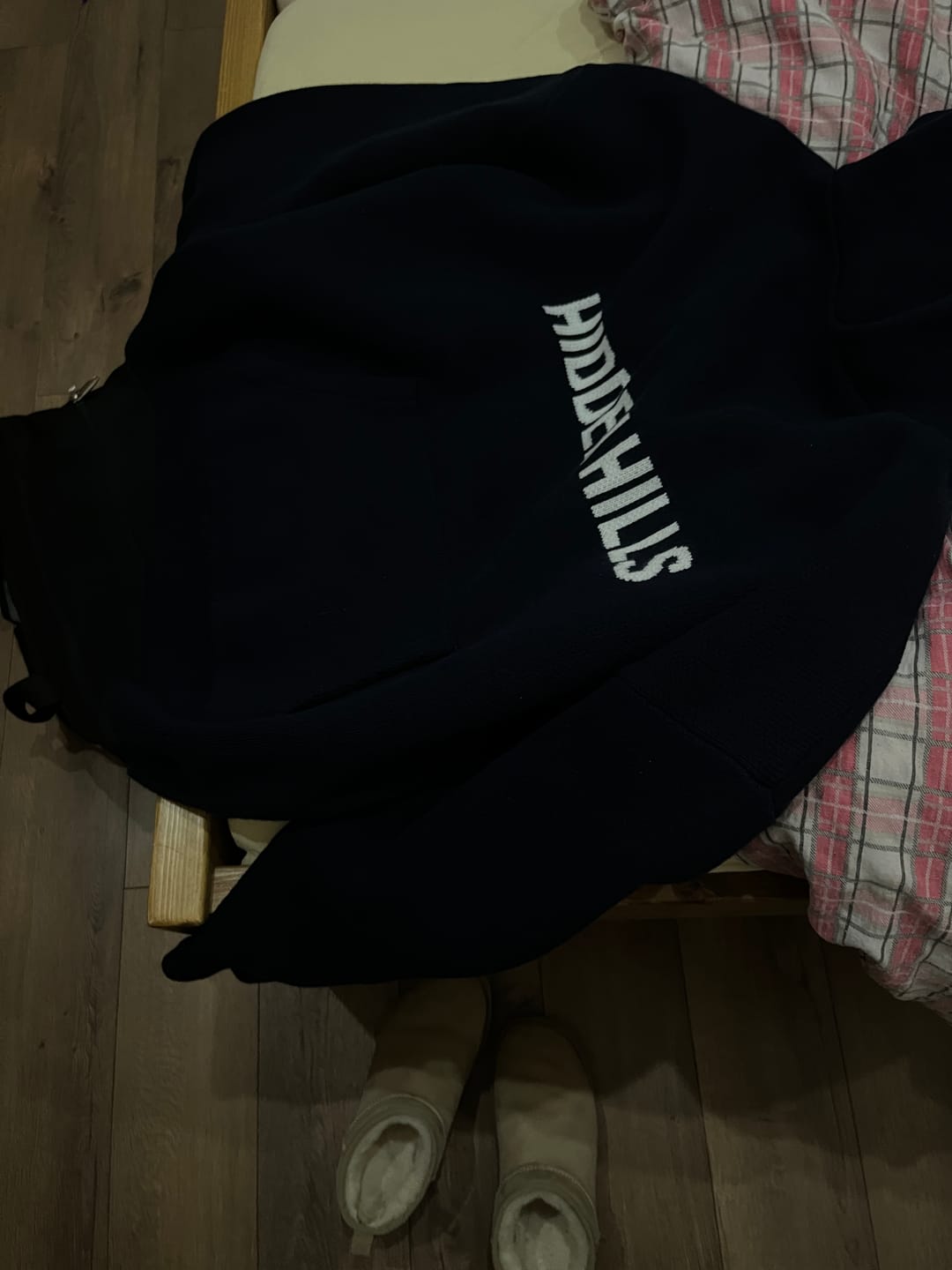 Kundenbewertung mit Foto von KNIT HOODIE NAVY