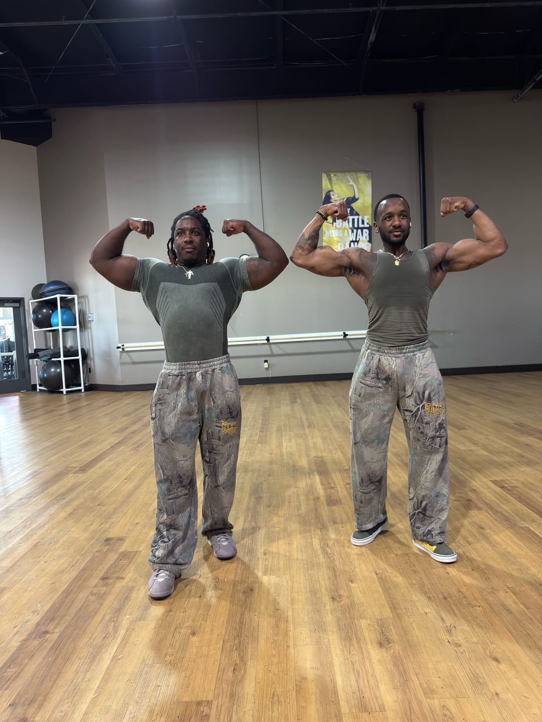 Customer photo review of 2052 - Gold's Iron Legacy Heritage Sweats