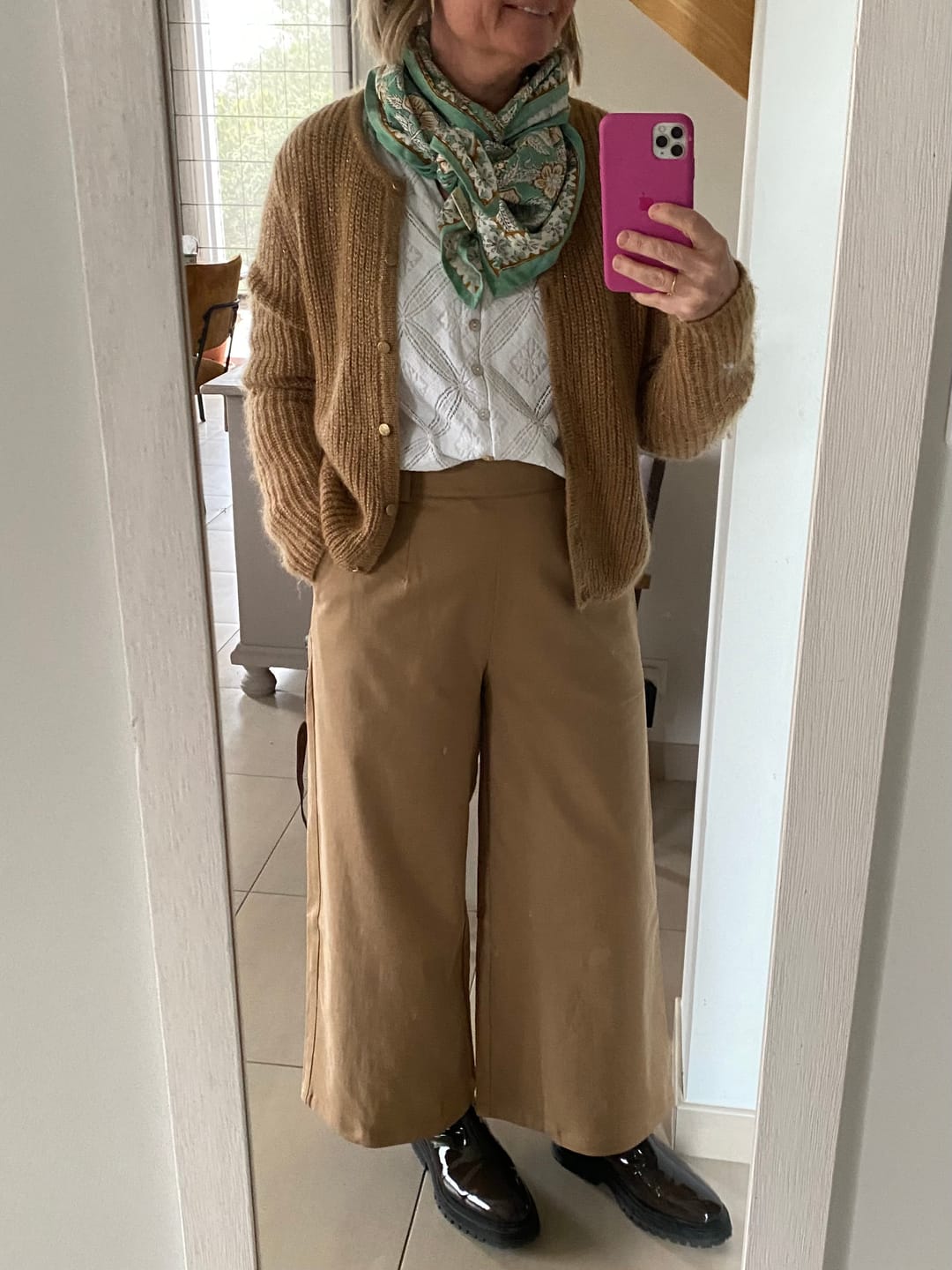 Customer photo review of Pantalon Alex - Sergé de viscose/coton camel
