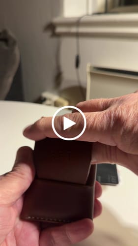 Customer video review of Slimmad plånbok i äkta läder